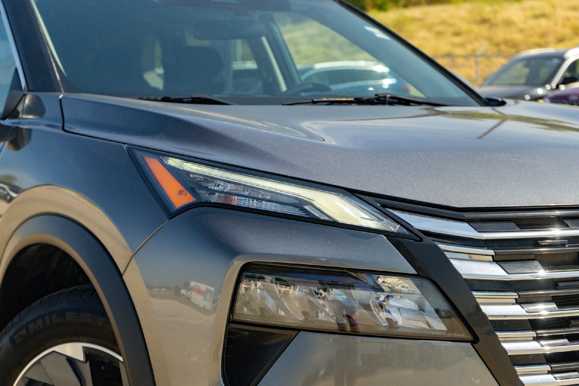 Used 2024 Nissan Rogue SV FWD image 3