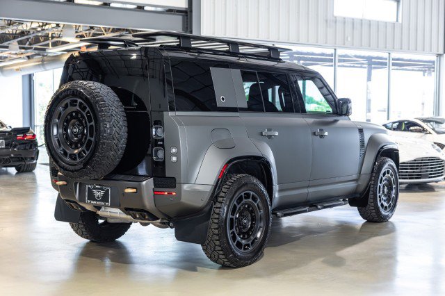 Used 2025 Land Rover Defender 110 AWD/4WD image 6