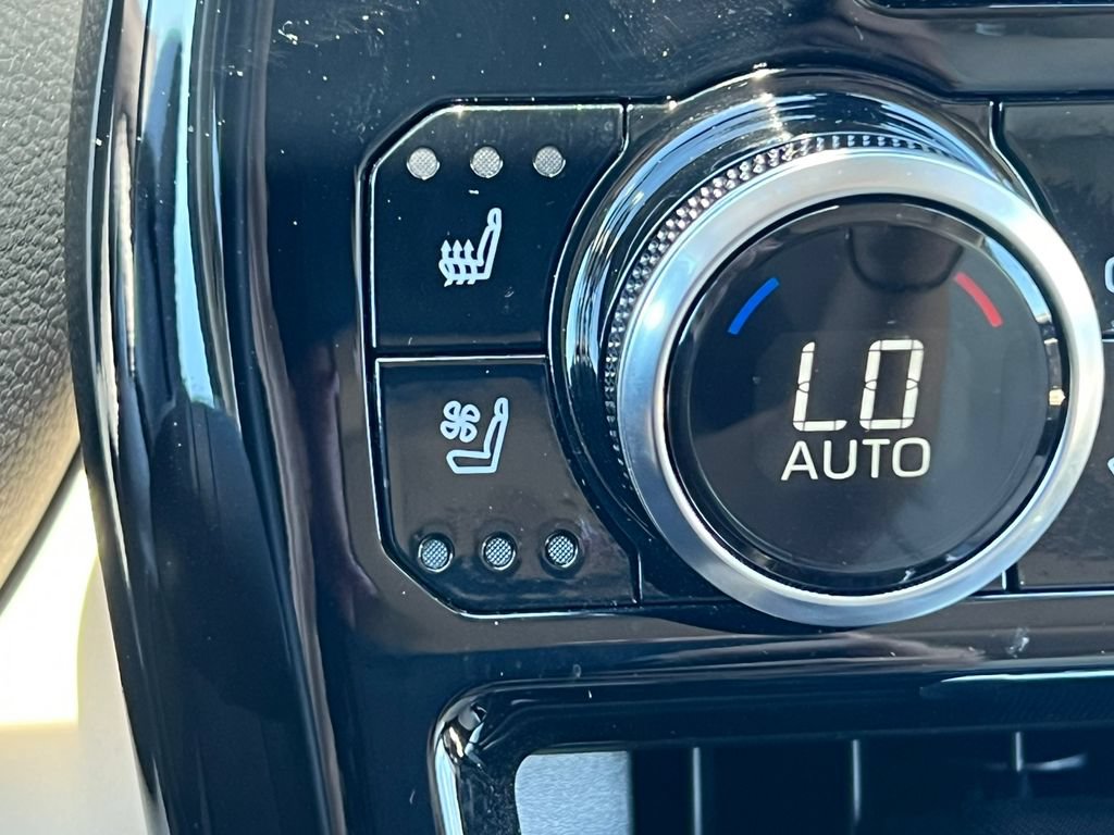Used 2022 Toyota Highlander Limited AWD/4WD image 29