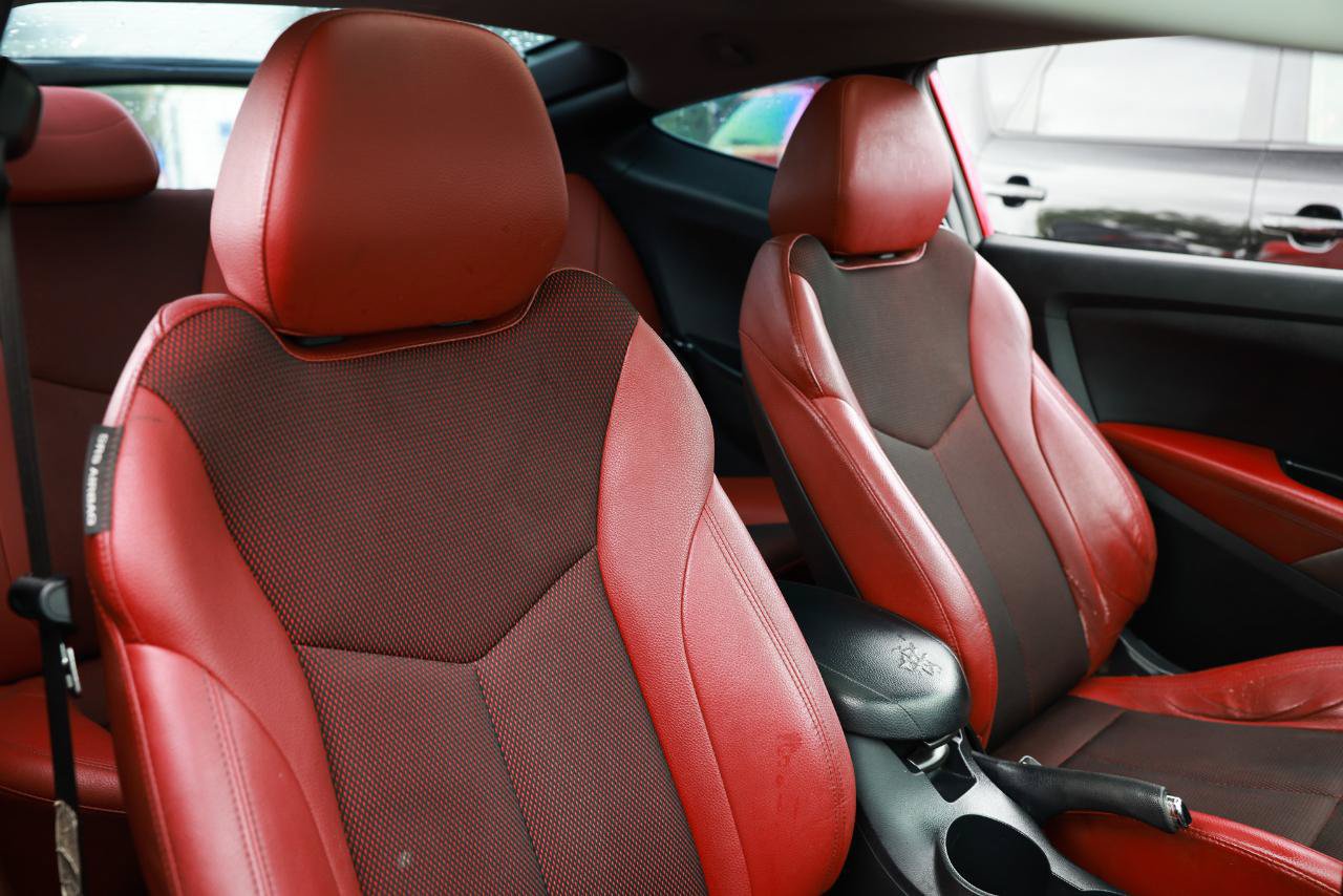 Used 2013 Hyundai Veloster w/ Style Pkg FWD image 18