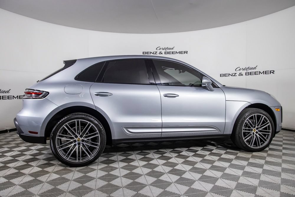 Used 2024 Porsche Macan AWD/4WD image 10