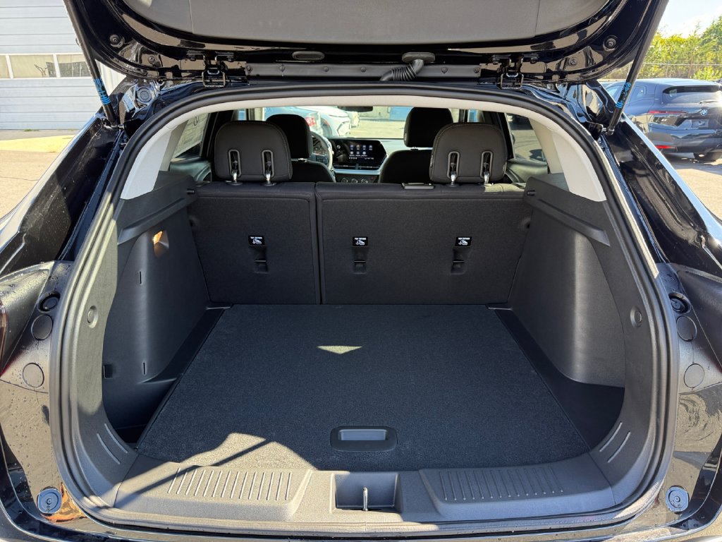 New 2026 Chevrolet Trax LS w/ LS Convenience Package FWD image 23