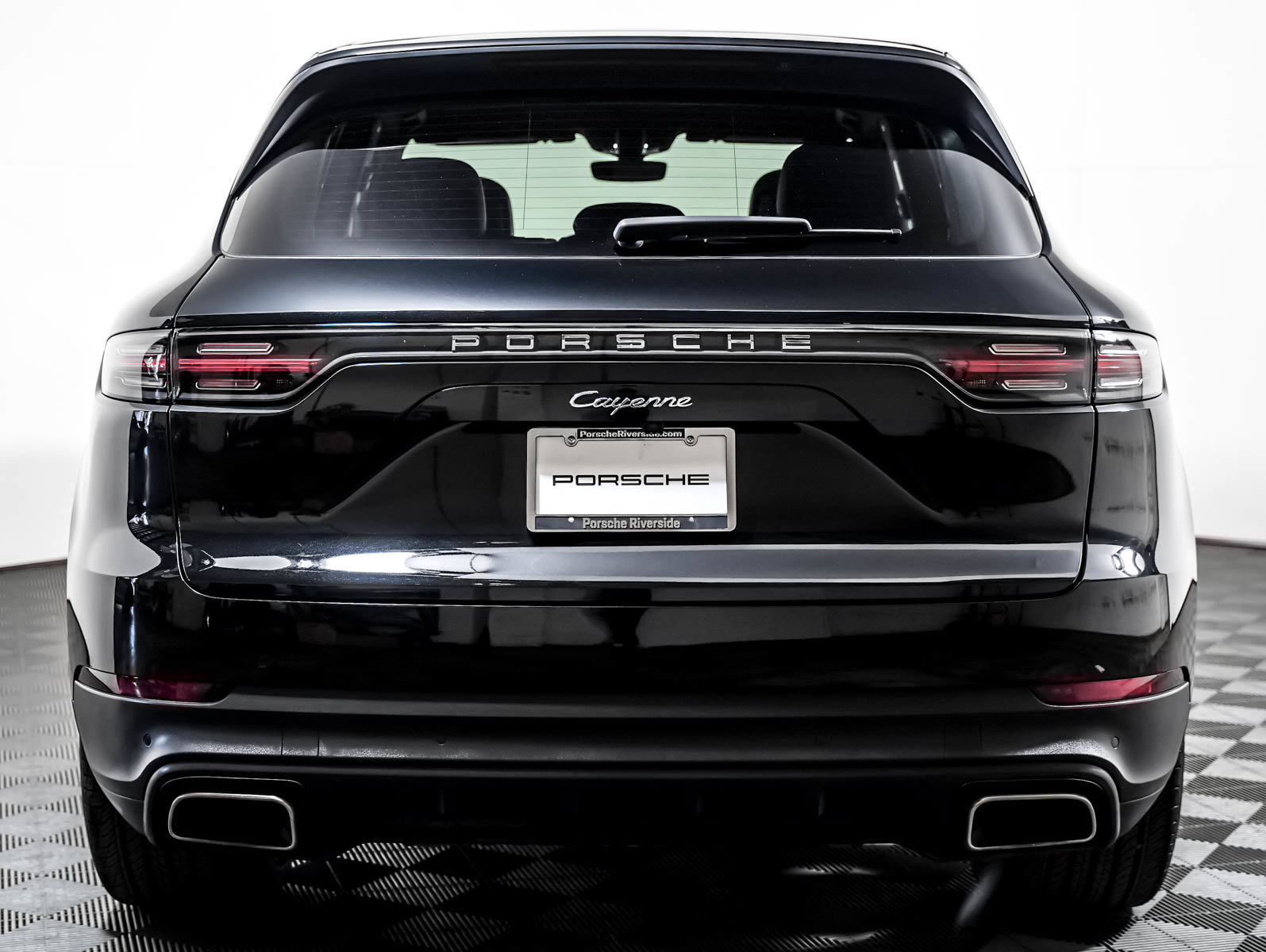 Certified 2023 Porsche Cayenne w/ Premium Package AWD/4WD image 11