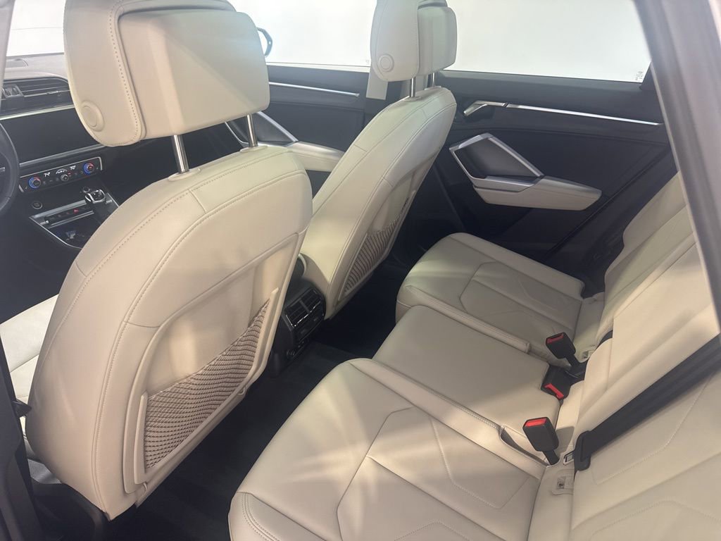 Used 2023 Audi Q3 2.0T Premium Plus image 21