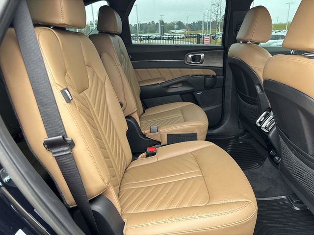 Used 2025 Kia Sorento SX Prestige w/ Olive Brown Leather Package image 17