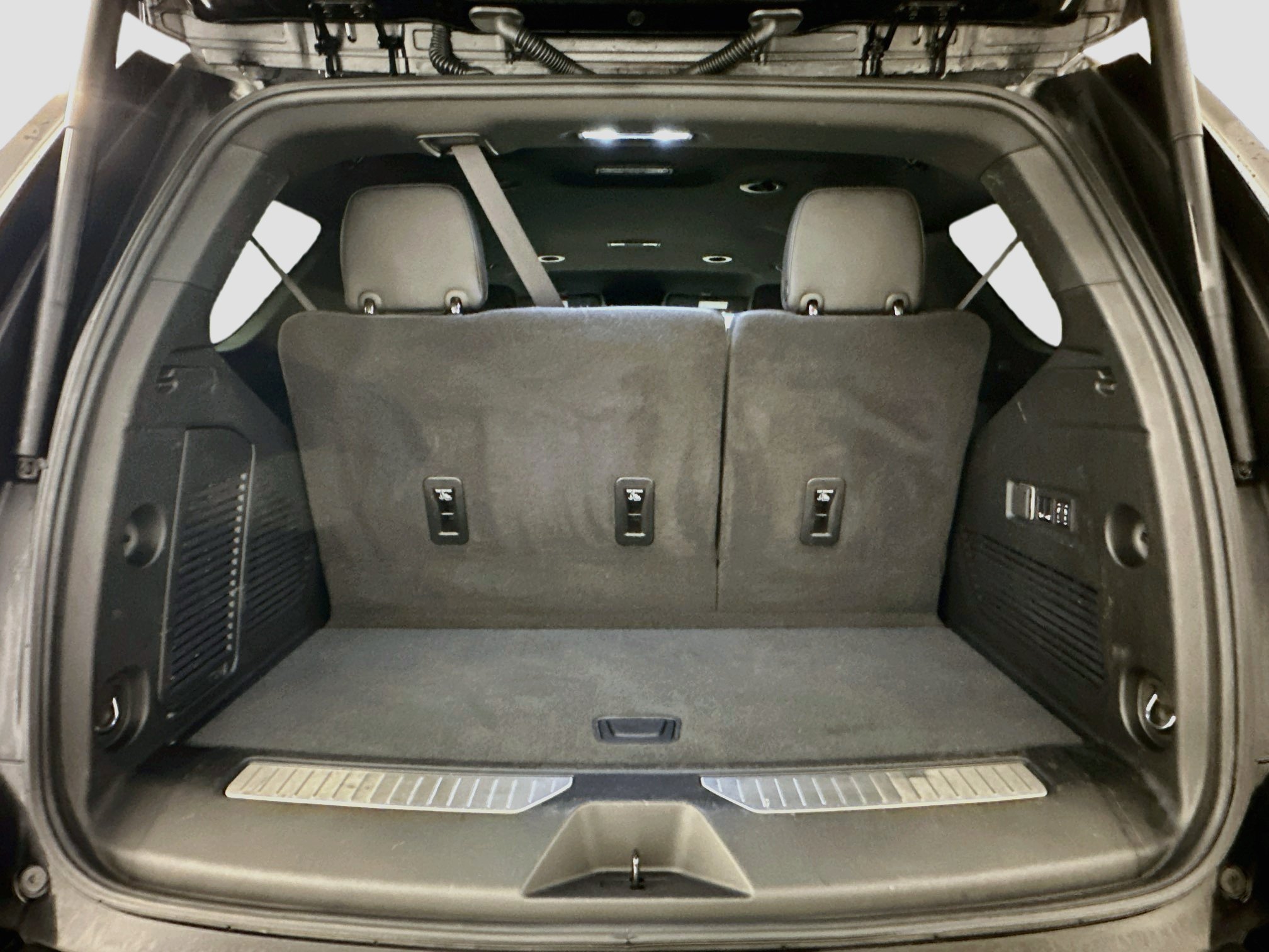 Used 2024 Chevrolet Tahoe RST w/ RST Performance Edition AWD/4WD image 31