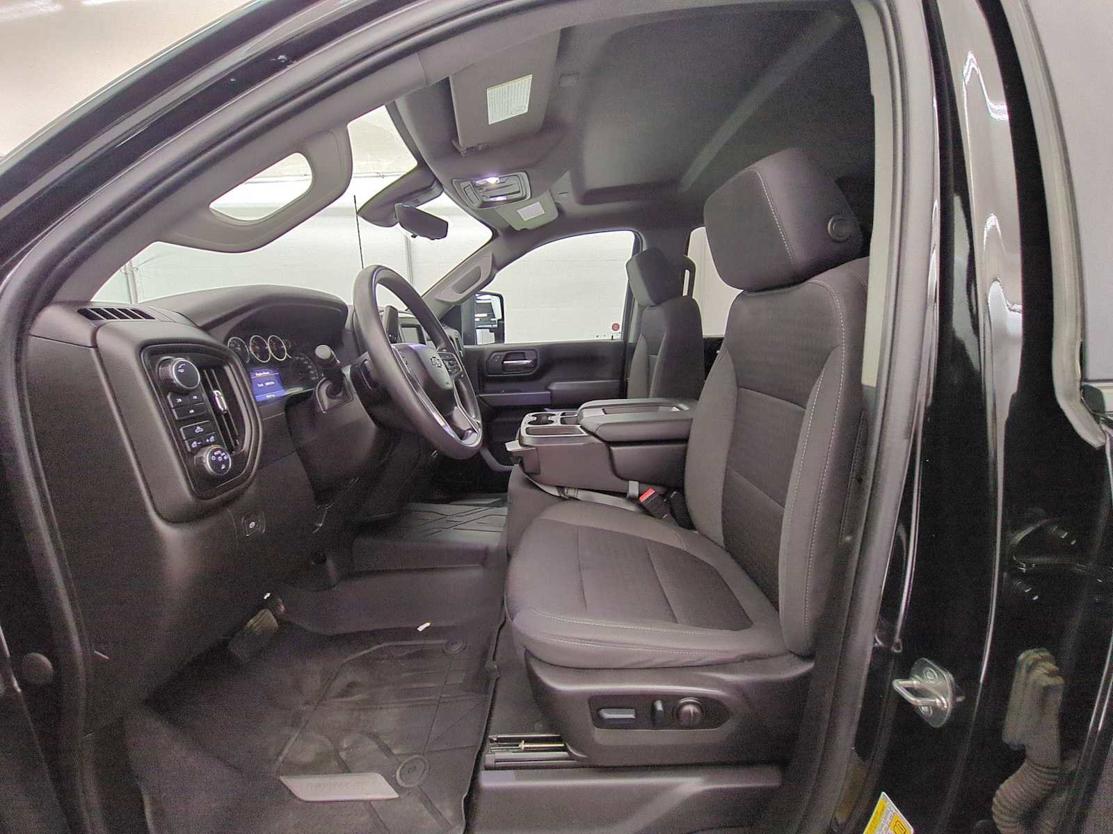 Used 2023 Chevrolet Silverado 2500 Custom w/ Custom Value Package image 15