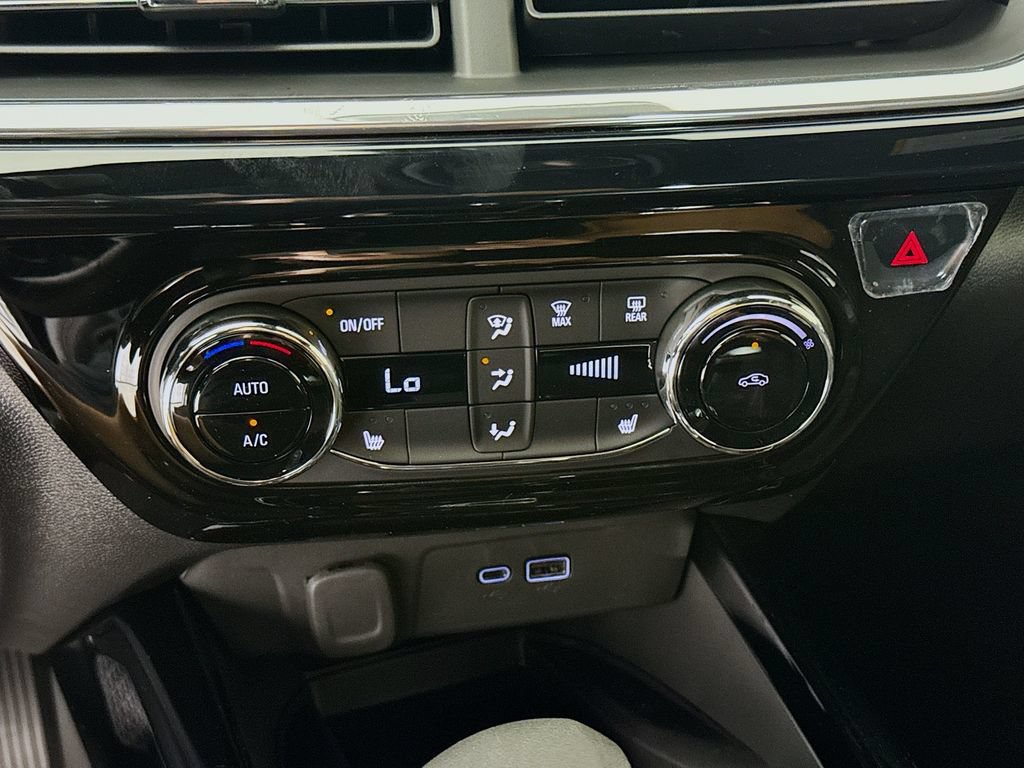 New 2026 Chevrolet Trax RS w/ Sunroof Package FWD image 18
