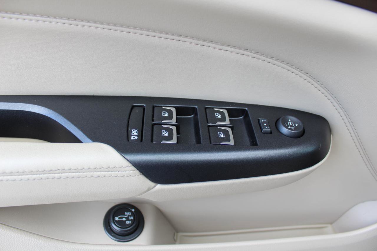 Used 2015 Cadillac SRX Premium FWD image 74