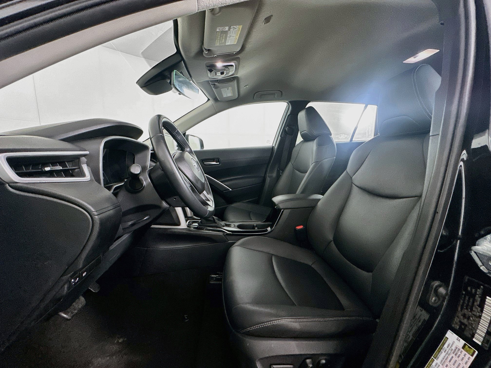 Used 2025 Toyota Corolla Cross XLE FWD image 13