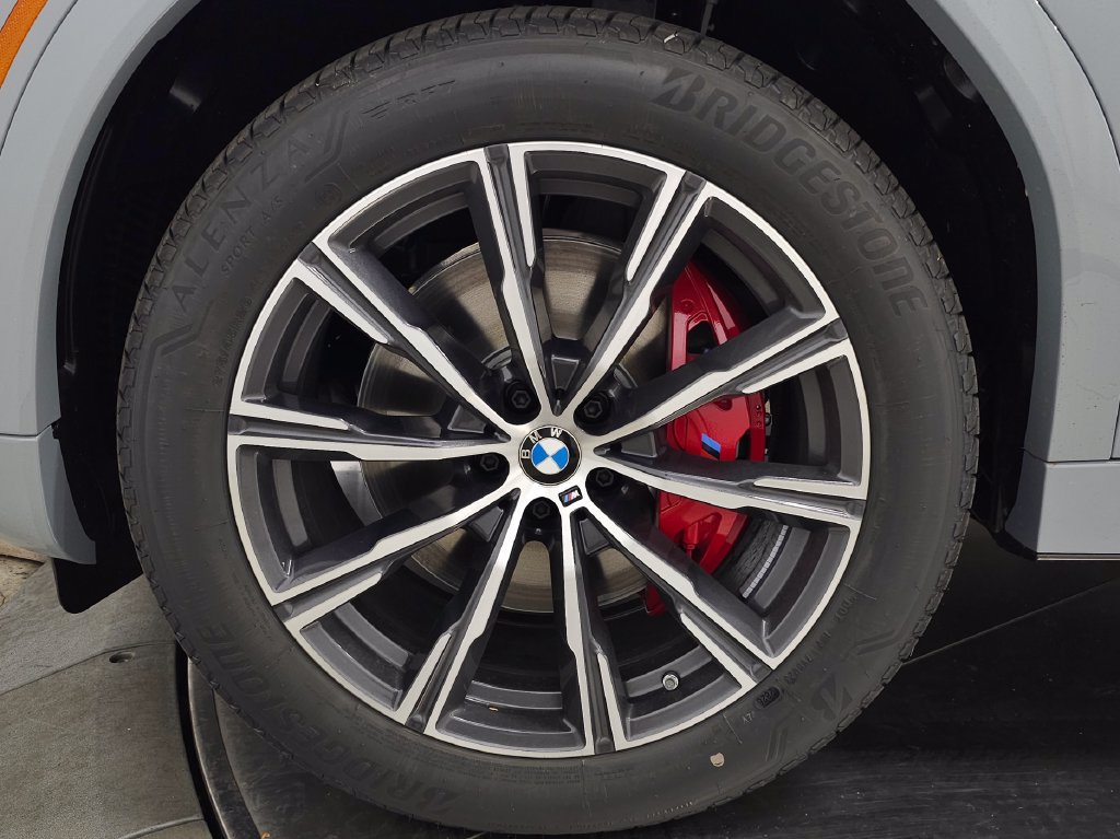 New 2027 BMW X6 xDrive40i w/ Climate Comfort Package AWD/4WD image 7