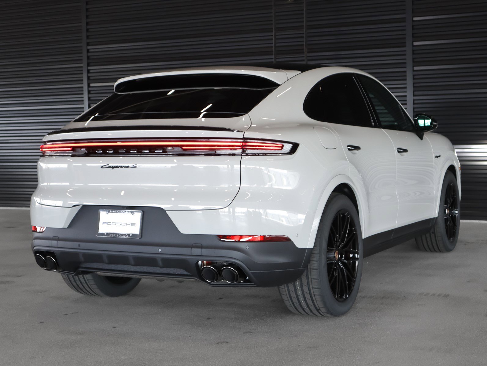 New 2026 Porsche Cayenne S image 10