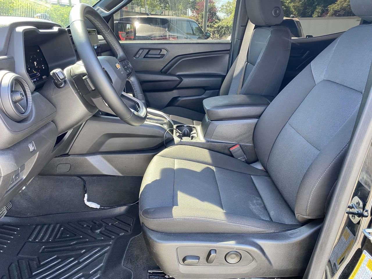 Used 2025 Chevrolet Colorado W/T w/ Advanced Trailering Package image 14