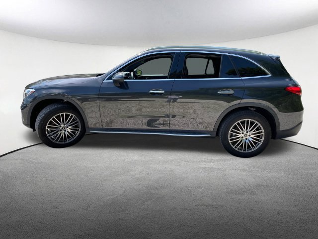 Used 2025 Mercedes-Benz GLC 300 4MATIC image 5