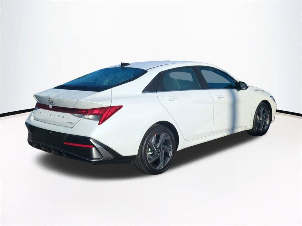 New 2026 Hyundai Elantra Limited image 5