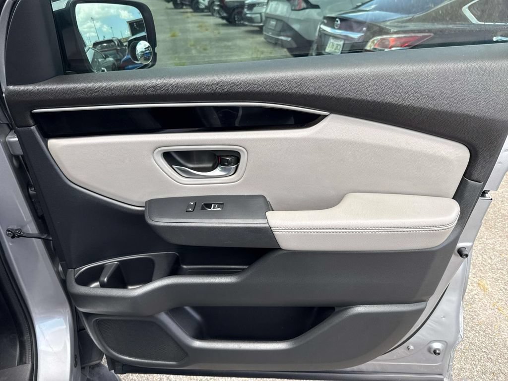 Used 2024 Honda Pilot Touring image 16