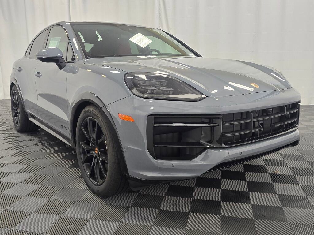 New 2026 Porsche Cayenne GTS image 9