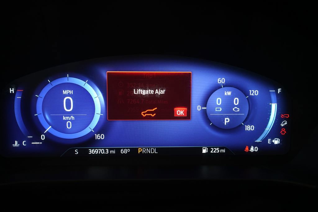 Used 2020 Ford Escape Titanium AWD/4WD image 2