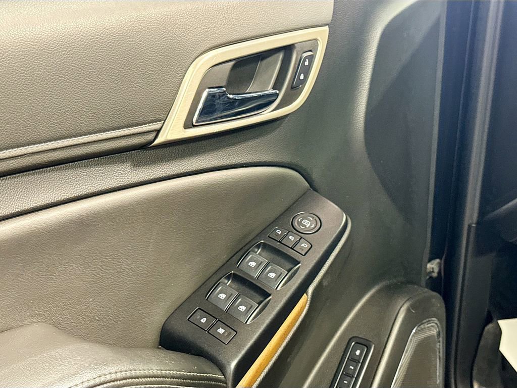 Used 2019 GMC Yukon XL Denali image 18