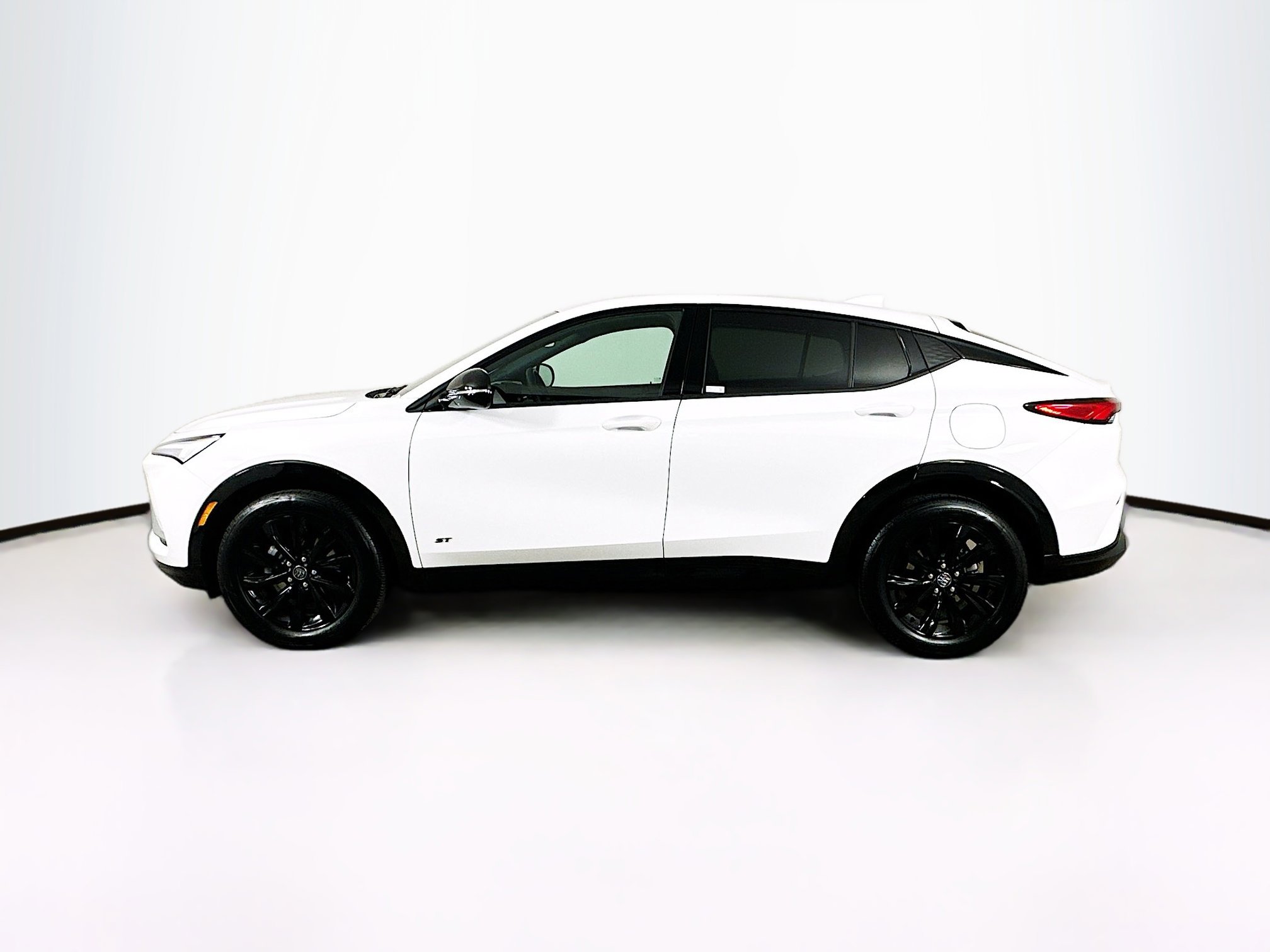 Used 2025 Buick Envista Sport Touring FWD image 4