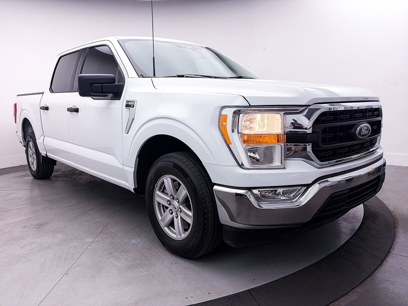 Used 2022 Ford F150 XLT w/ Equipment Group 301A Mid image 9