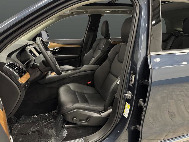 Used 2024 Volvo XC90 B5 Plus image 4