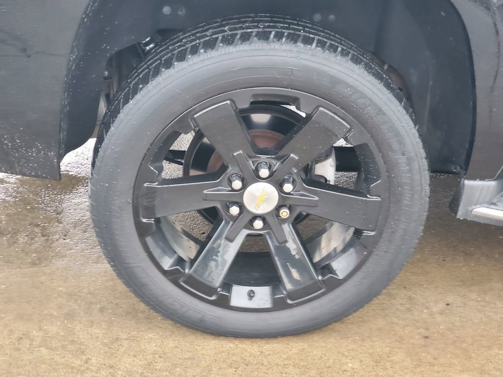 Used 2016 Chevrolet Suburban LTZ image 5