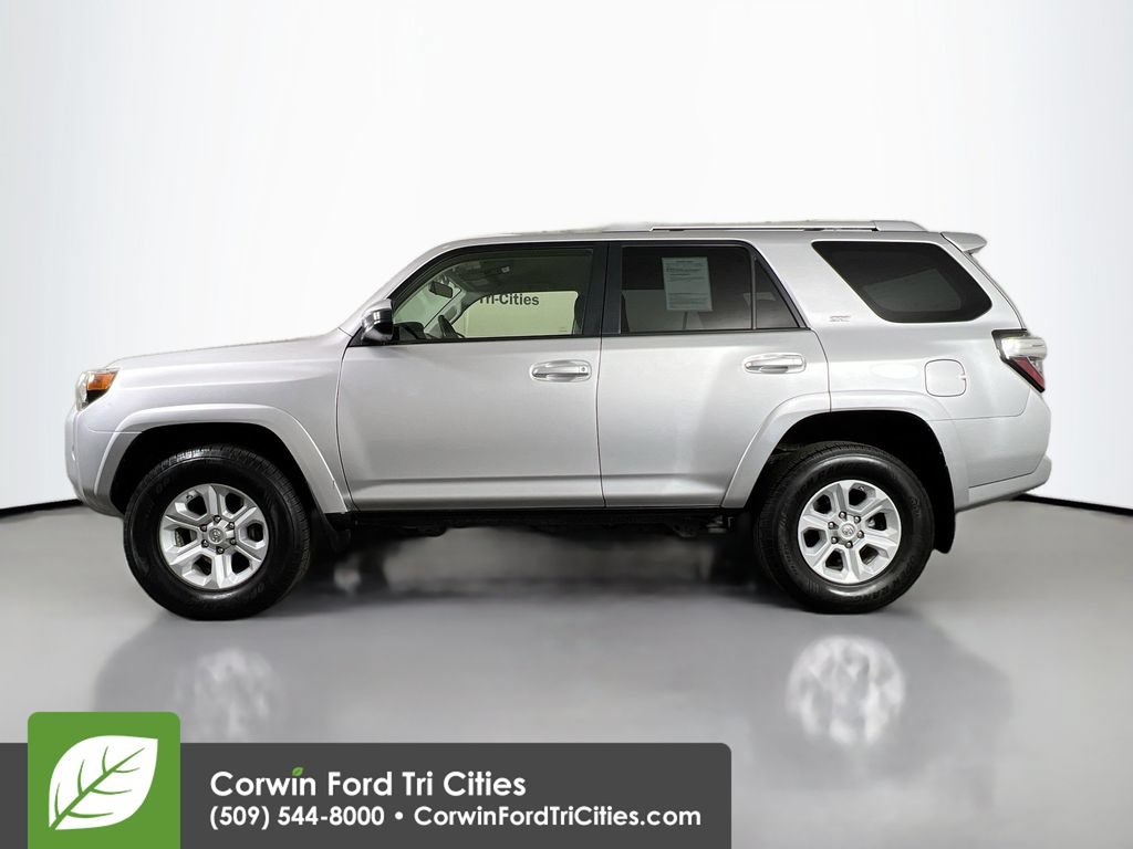 Used 2016 Toyota 4Runner SR5 w/ Four Season Floor Mat Package AWD/4WD image 6