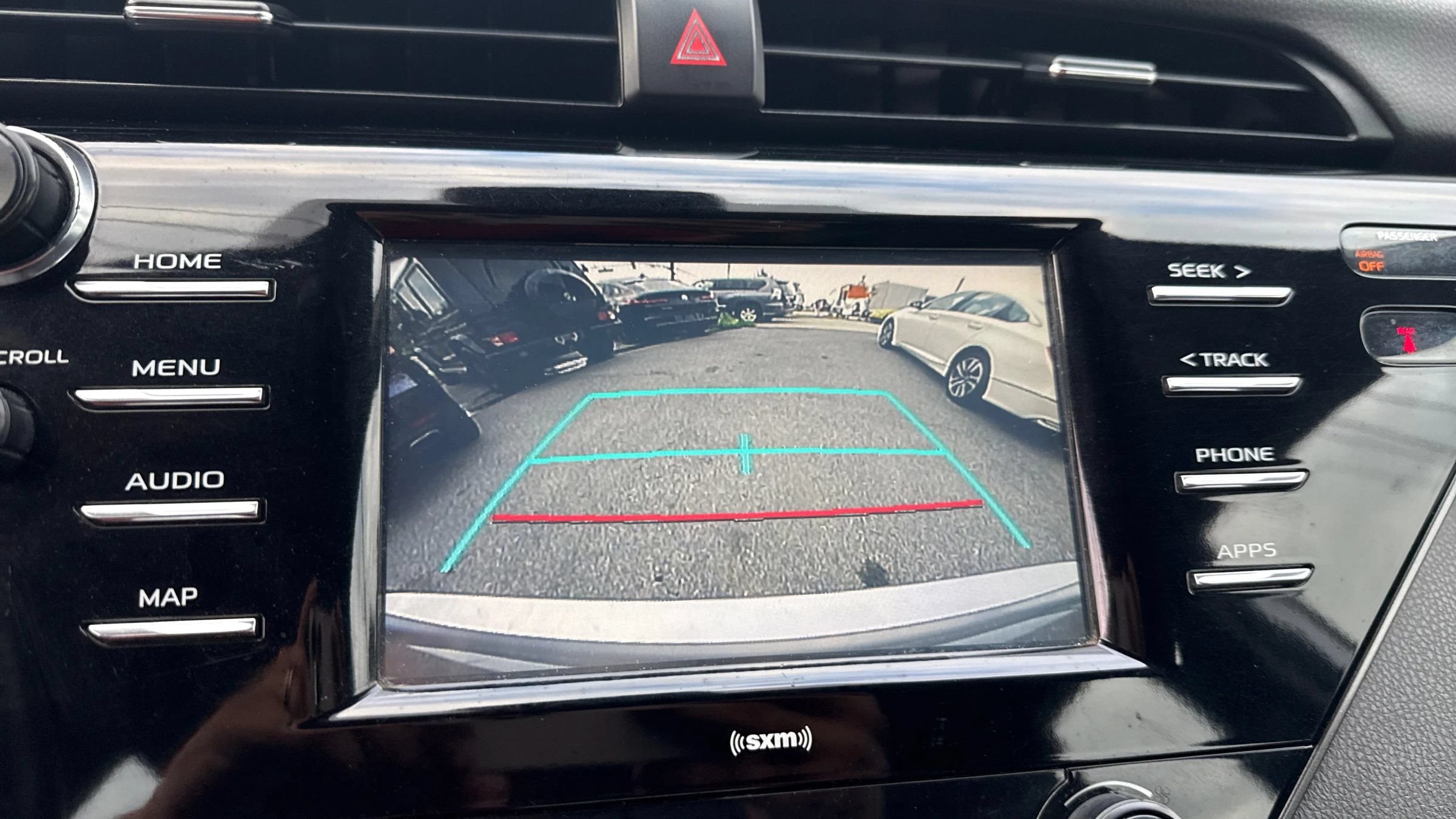 Used 2020 Toyota Camry SE FWD image 21