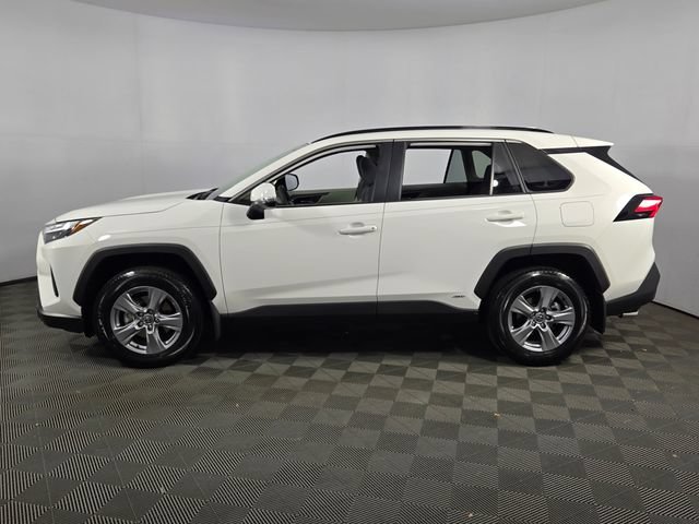 Used 2025 Toyota RAV4 XLE AWD/4WD image 10