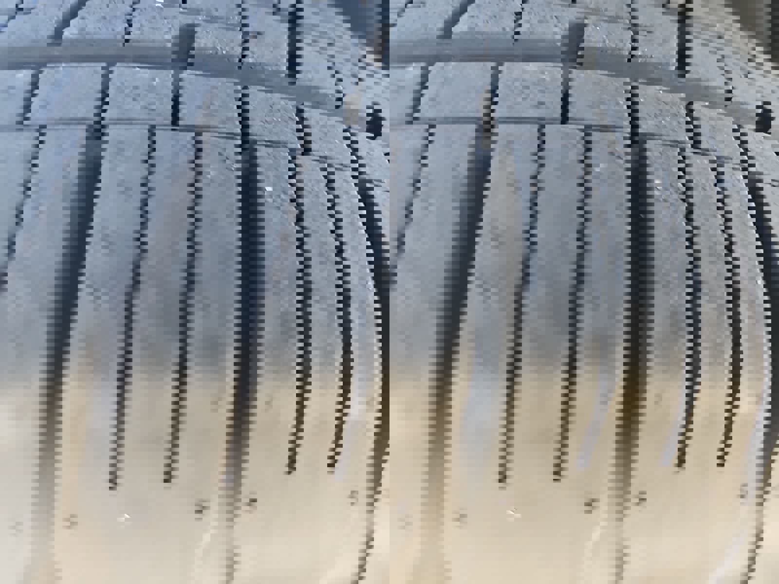 Used 2025 Chevrolet Equinox LT w/ Safety and Technology Package image 3