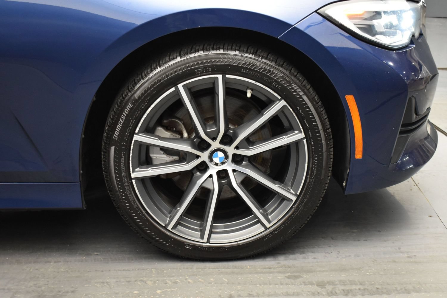 Used 2019 BMW 330i xDrive Sedan w/ Premium Package AWD/4WD image 5