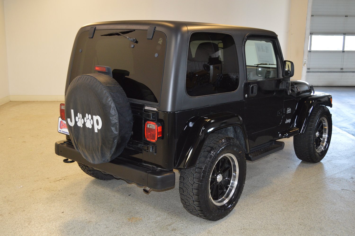 Used 2004 Jeep Wrangler Sahara w/ Dual Top Group AWD/4WD image 3