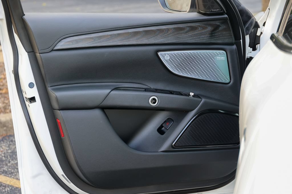 Used 2024 Maserati Grecale Modena AWD/4WD image 4