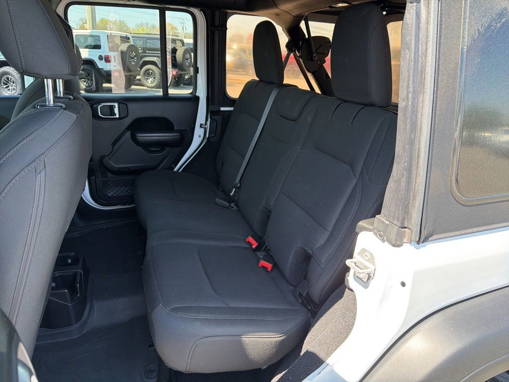 Used 2018 Jeep Wrangler Unlimited Sport S image 19