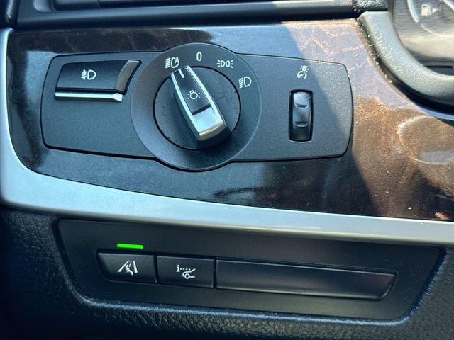 Used 2013 BMW 535i xDrive Sedan AWD/4WD image 18