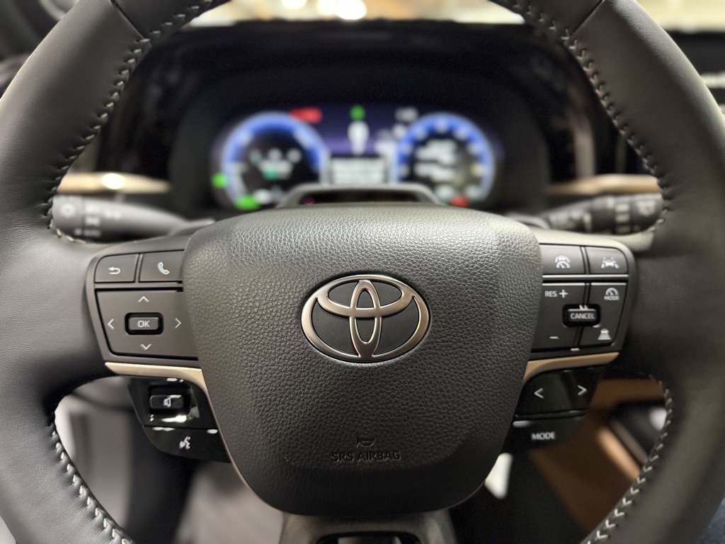 New 2025 Toyota Crown Signia Limited image 35