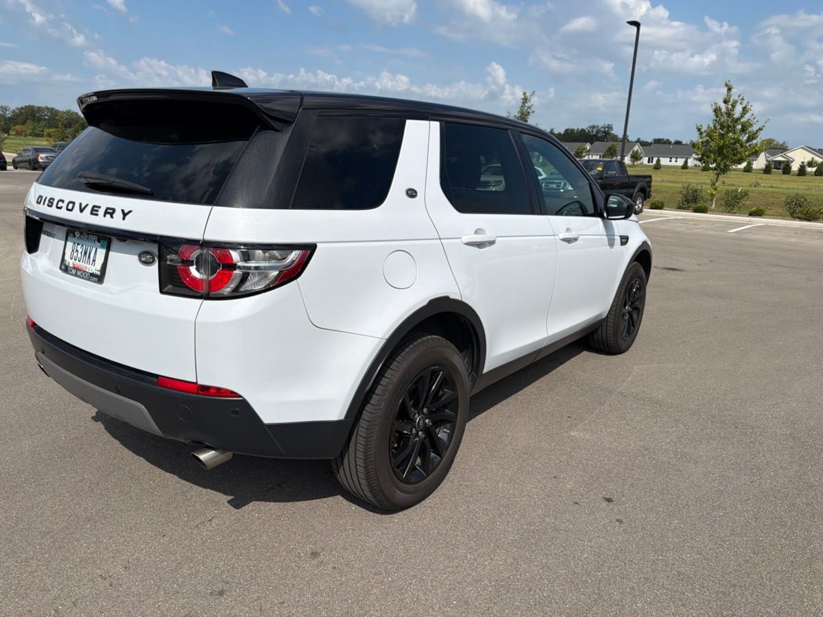 Used 2017 Land Rover Discovery Sport SE AWD/4WD image 5