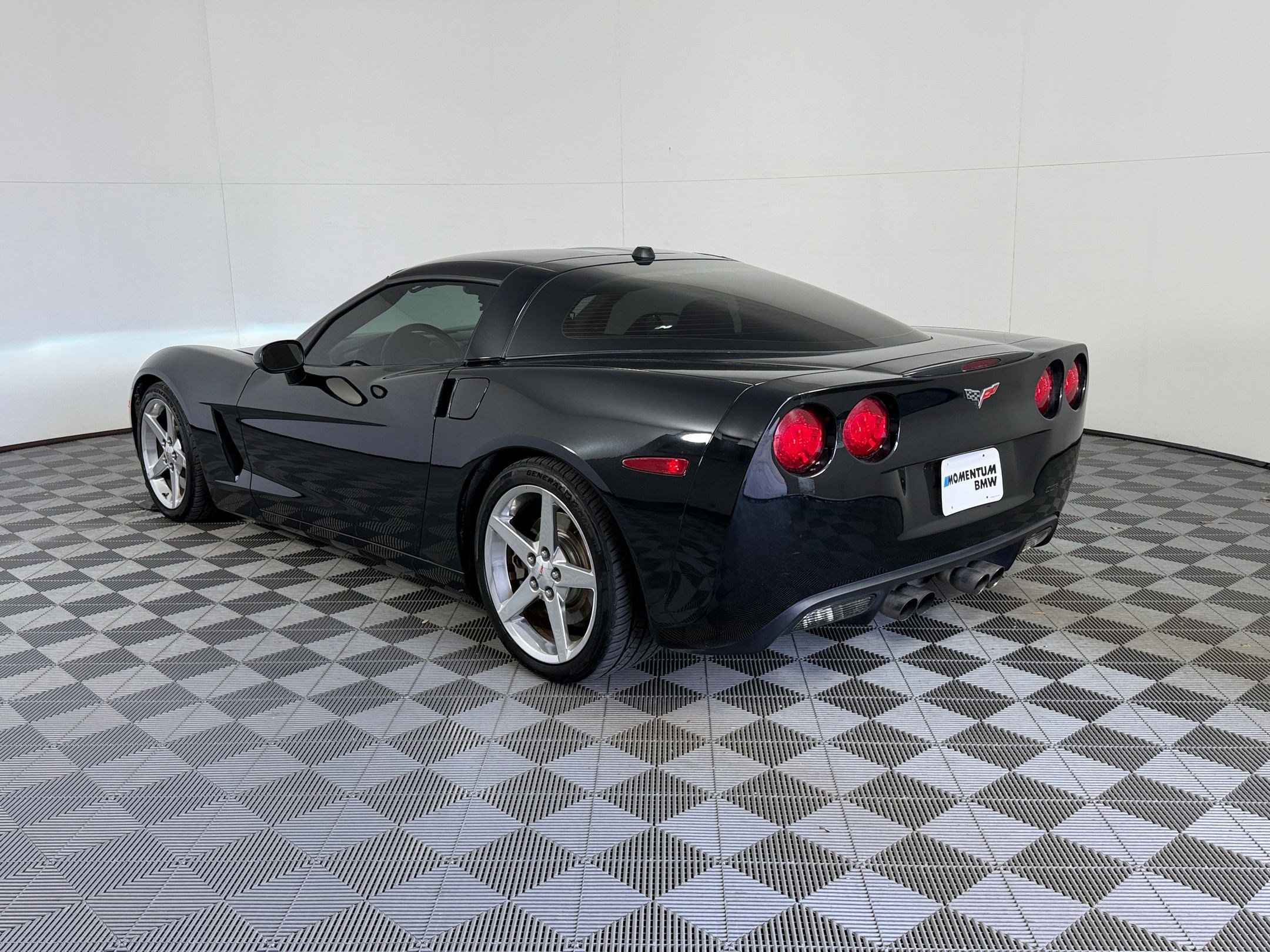 Used 2005 Chevrolet Corvette Coupe w/ Preferred Equipment Group image 3
