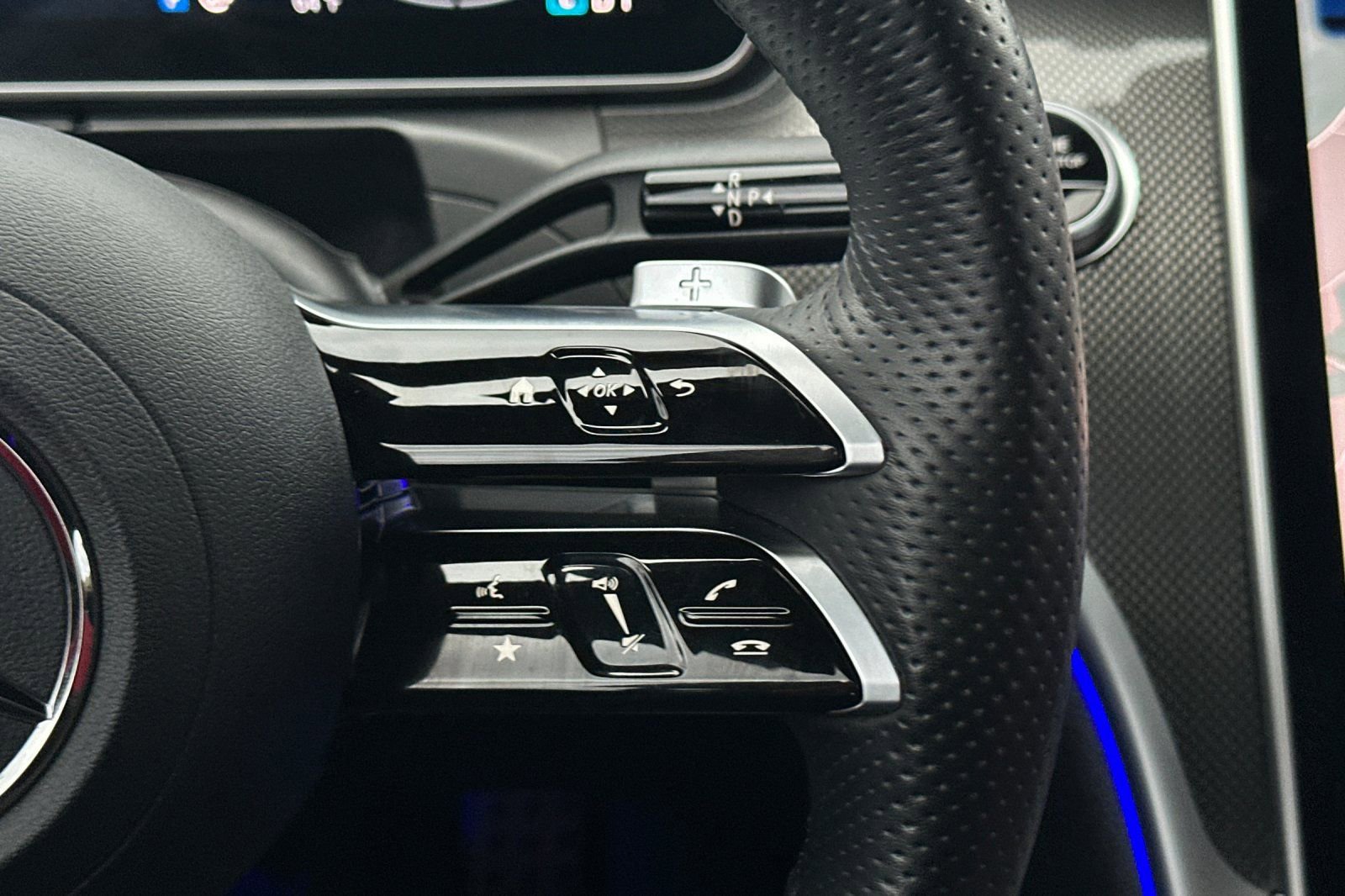 Certified 2024 Mercedes-Benz CLE 450 4MATIC Cabriolet image 32