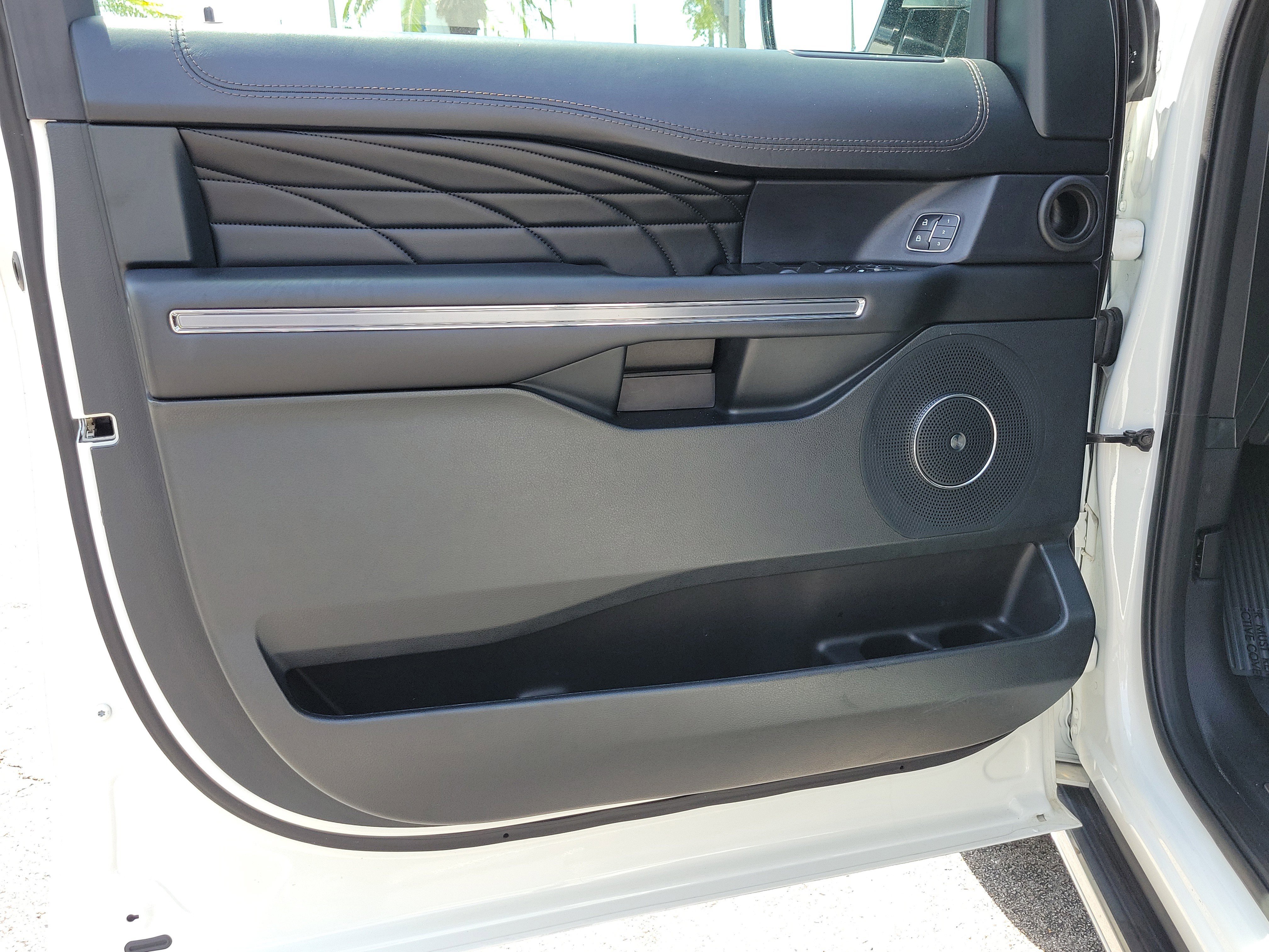 Used 2020 Ford Expedition Platinum image 20