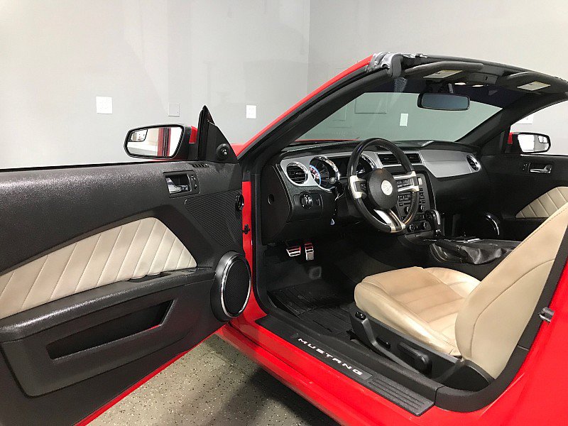 Used 2013 Ford Mustang GT Premium RWD image 17