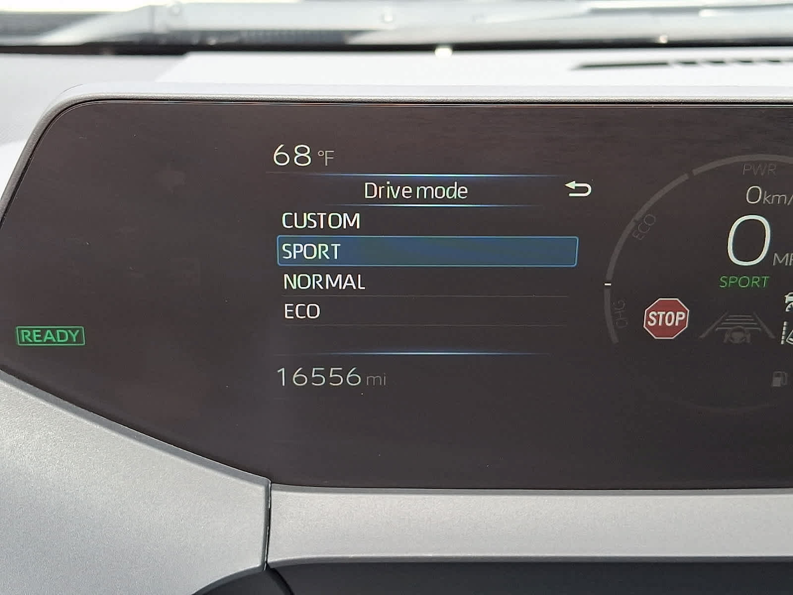Certified 2025 Toyota Prius XLE FWD image 30