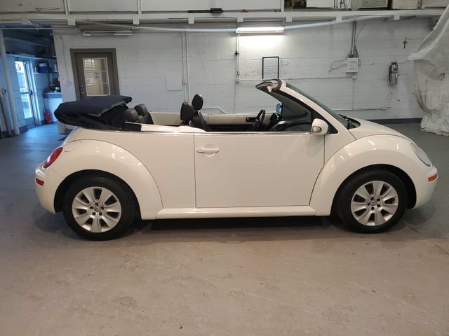 Used 2009 Volkswagen Beetle S FWD image 13