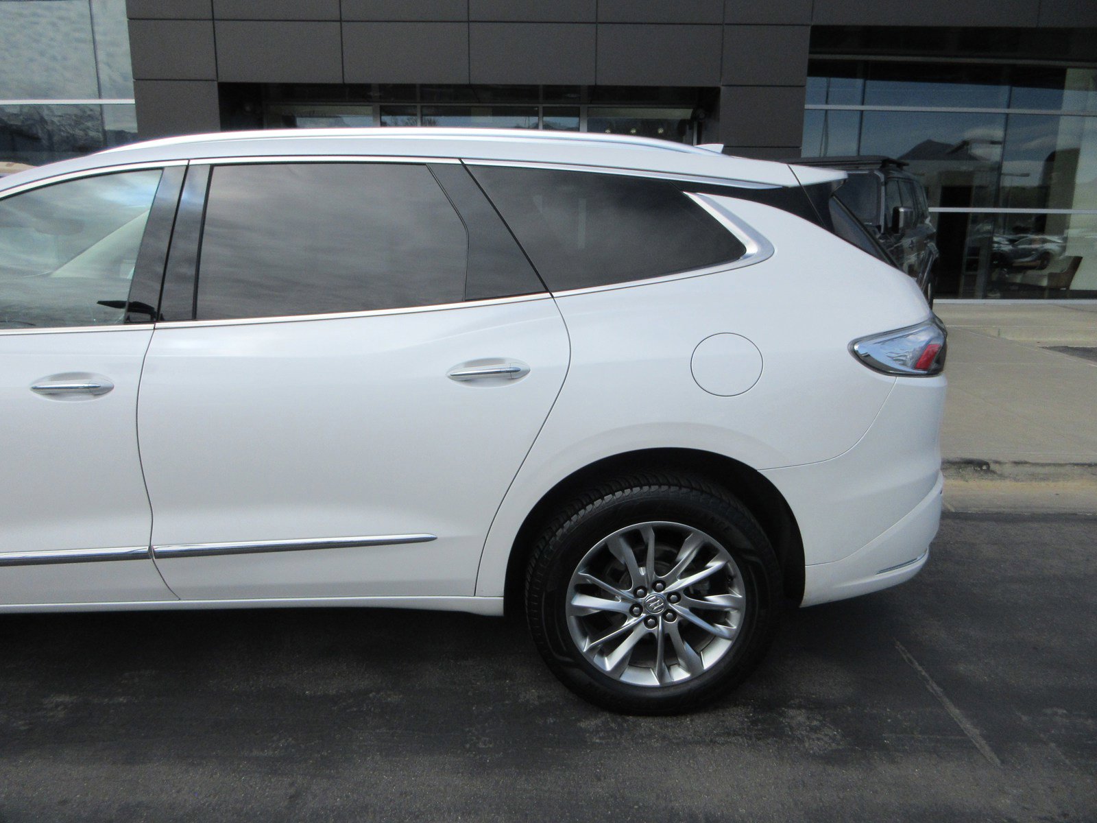 Used 2023 Buick Enclave Avenir w/ Trailering Package, 5000 lbs. image 5
