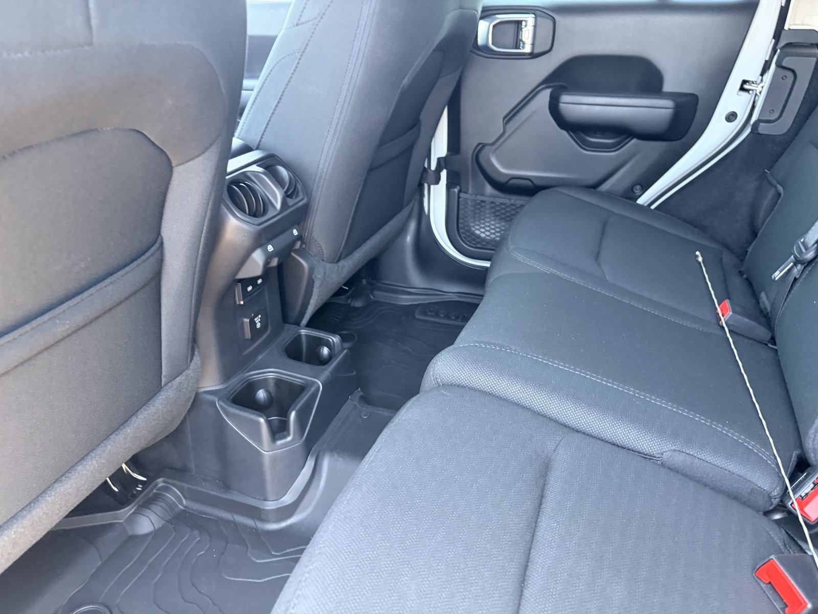 Used 2021 Jeep Wrangler Unlimited Sport AWD/4WD image 14