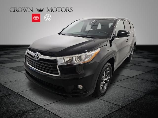 Used 2016 Toyota Highlander XLE AWD/4WD image 3