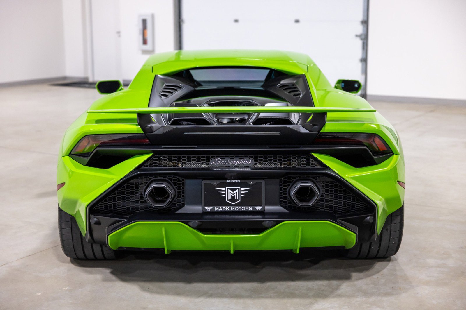 Used 2024 Lamborghini Huracan Tecnica image 8