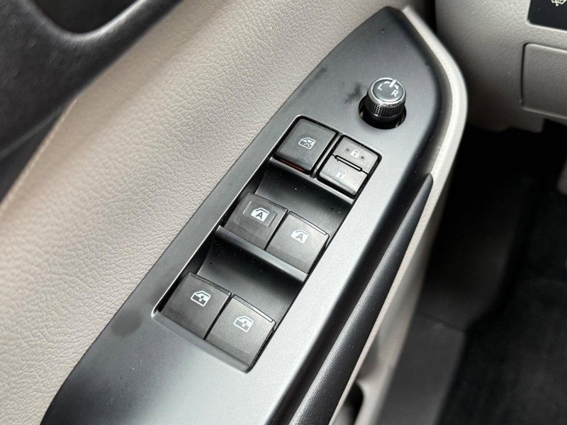 Used 2015 Toyota Highlander XLE image 21