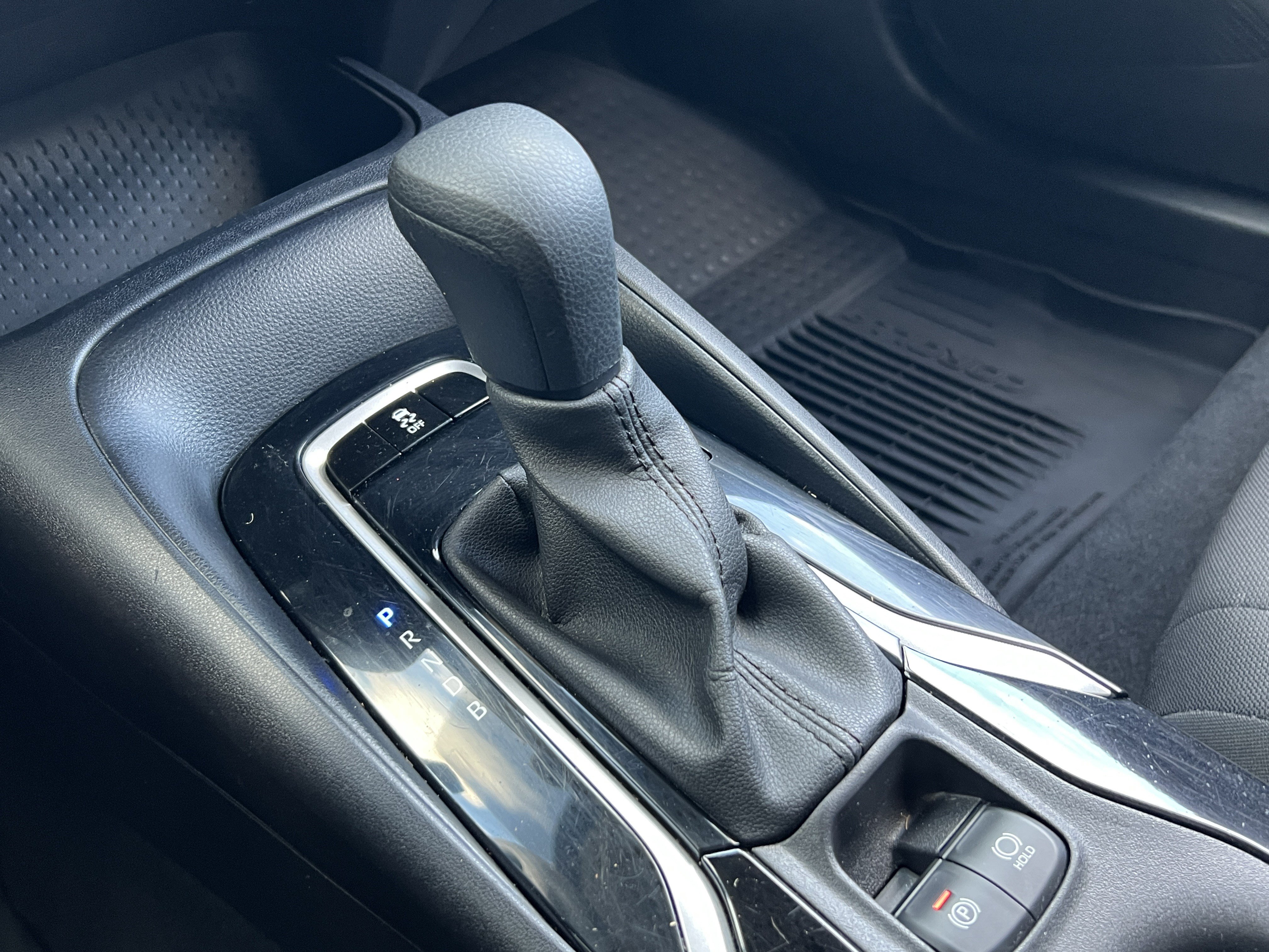 Used 2020 Toyota Corolla LE FWD image 30